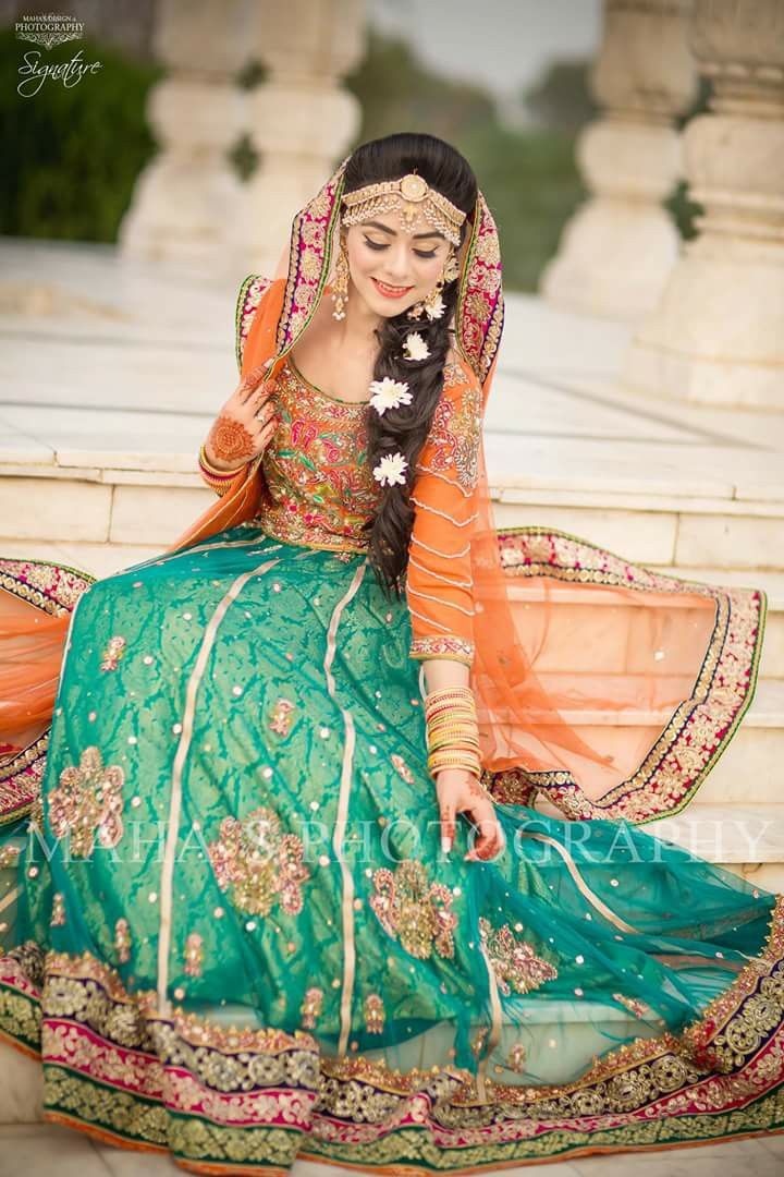 Adorable Pakistani Mehndi Dresses For Brides 2018 Wedding Dresses 0082