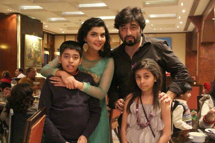 Nida & Yasir Nawaz Family
