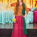 gorgeous mehndi outfit for girls
