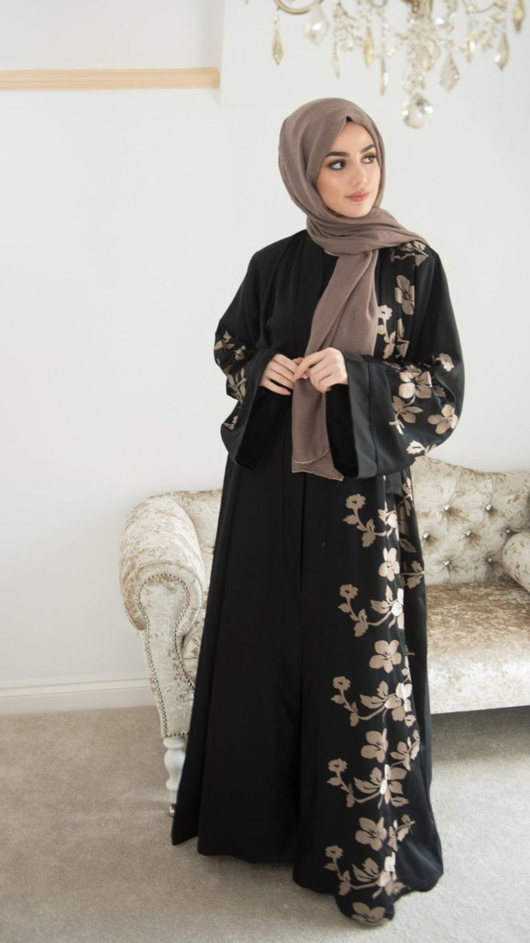 trending abaya